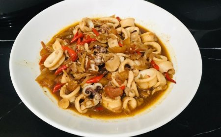 Cumi Tumis Bawang Bombay