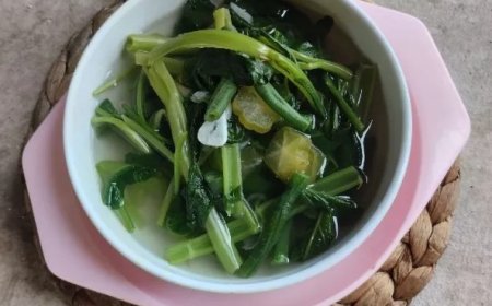 Sayur Kangkung Kuah Belimbing Wuluh