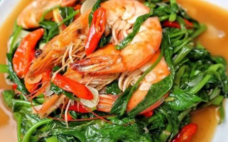 Sayur Kangkung Tumis Udang Saus Padang