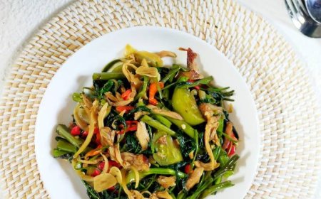 Kangkung Cah Ayam Suwir Saus Tiram