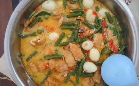 Sayur Lodeh Telur Puyuh Bayam
