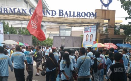 PROJO Bandung Melakukan Aksi Simpatik Dengan Menyeberangkan Relawan GEMPITA Menuju Lokasi Acara
