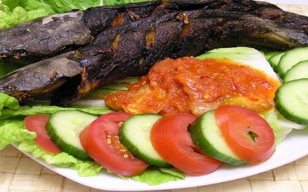 Lele Bakar Daun Pisang