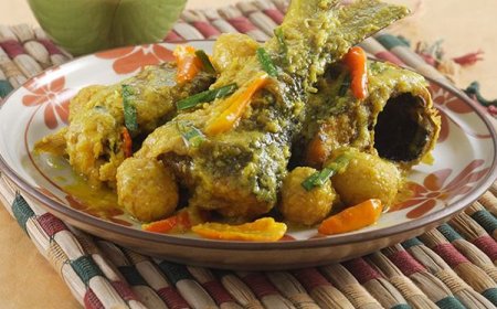 Bandeng Kuah Kuning Siram Bumbu Kacang