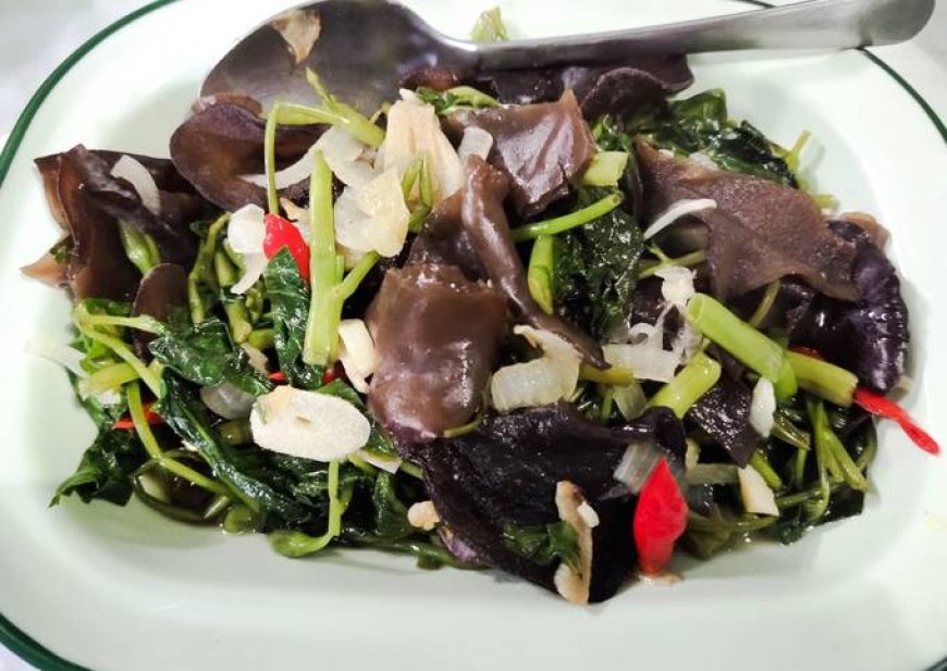 Sayur Kangkung Cah Jamur Kuping
