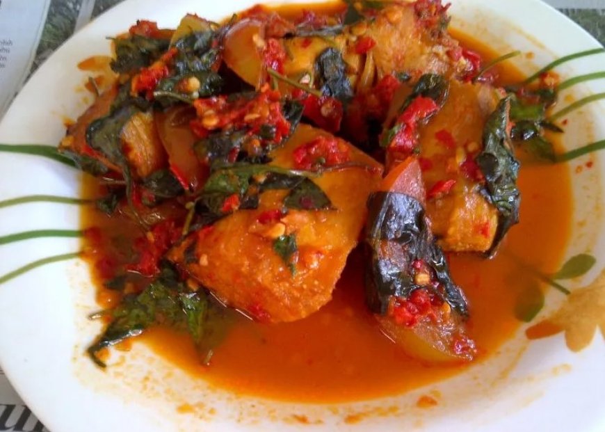 Tuna Rica-Rica Daun Salam