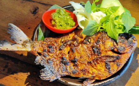 Ikan Bawal Kuning Bakar