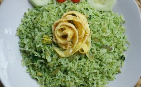 Nasi Goreng Bayam