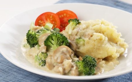 Brokoli dan kentang tumbuk