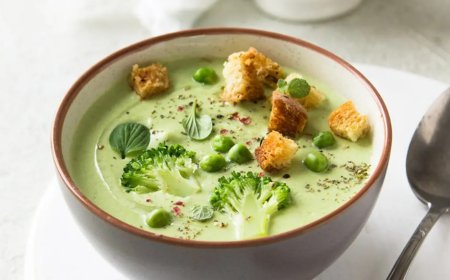 Brokoli kukus dengan saus pesto