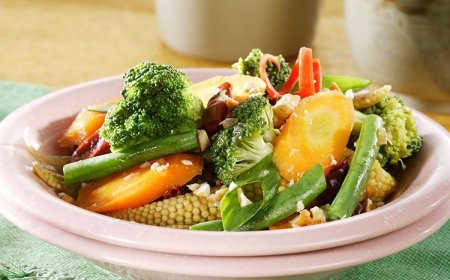 Brokoli dan kacang polong stir-fry