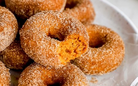Pumpkin Turmeric Doughnuts