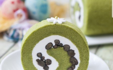 Bolu Gulung Matcha Red Bean