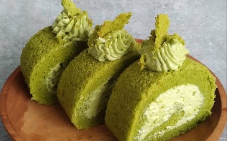 Bolu Gulung Tiramisu Matcha