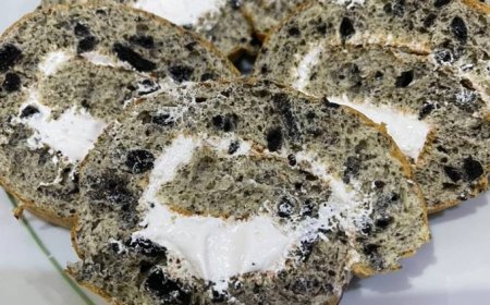 Bolu Gulung Cookies and Cream