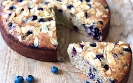 Bolu Almond Blueberry