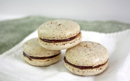 Macaron Hazelnut