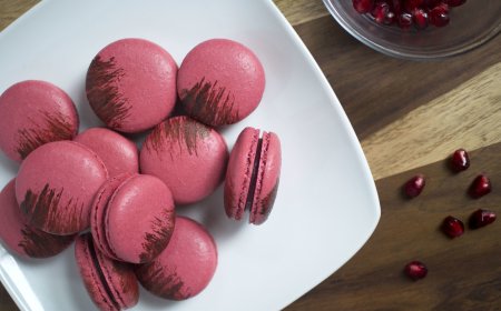 Macaron Pomegranate