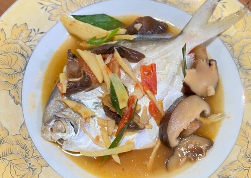 Ikan Bawal Kukus dengan Jahe