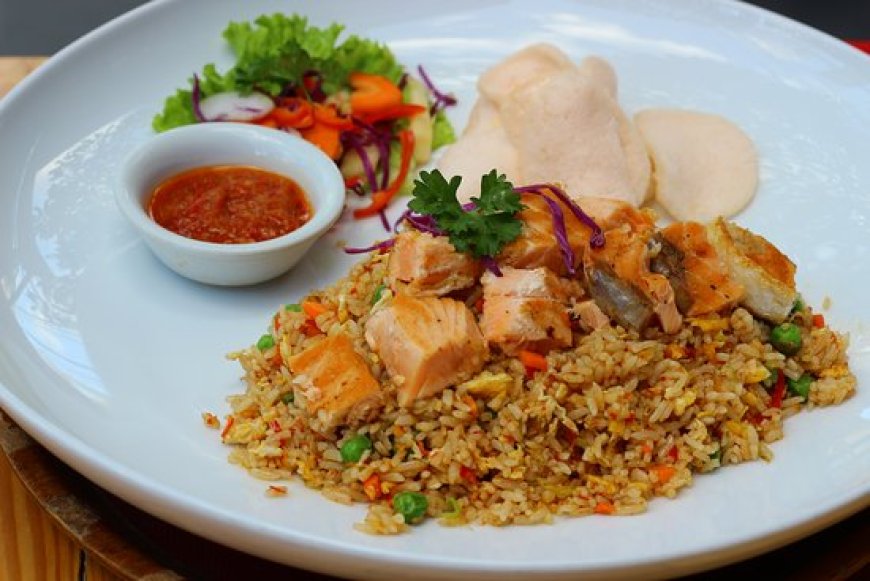 Nasi Goreng Salmon