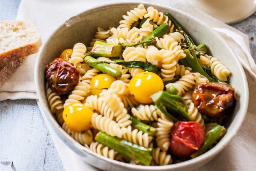 Salad pasta brokoli dengan dressing balsamic