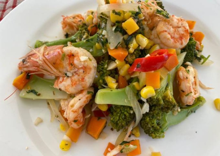 Brokoli stir-fry dengan udang