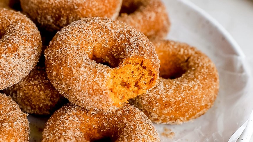 Pumpkin Turmeric Doughnuts