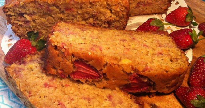 Bolu Pisang Stroberi