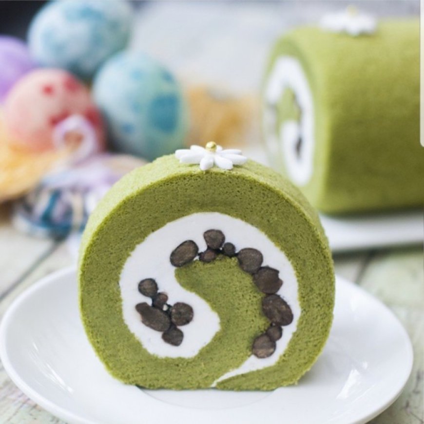 Bolu Gulung Matcha Red Bean