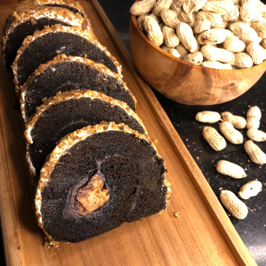 Bolu Gulung Black Sesame