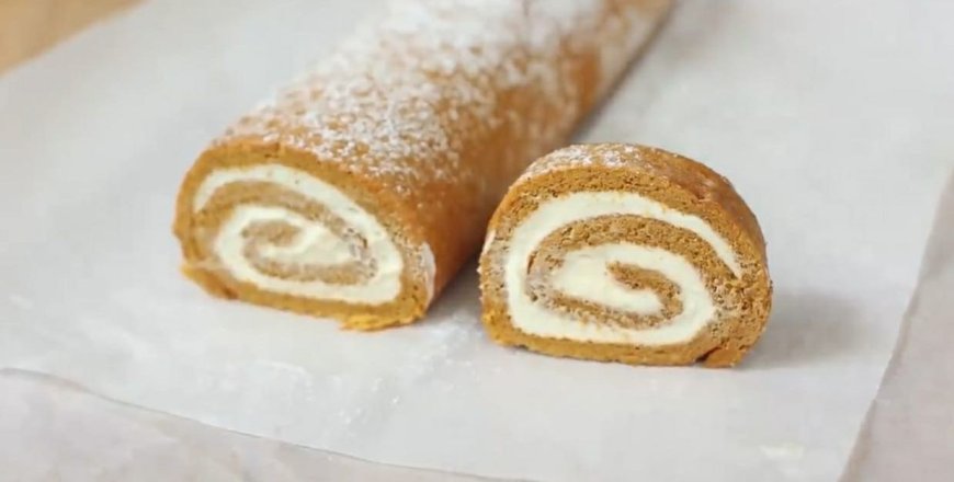 Bolu Gulung Caramelized Banana