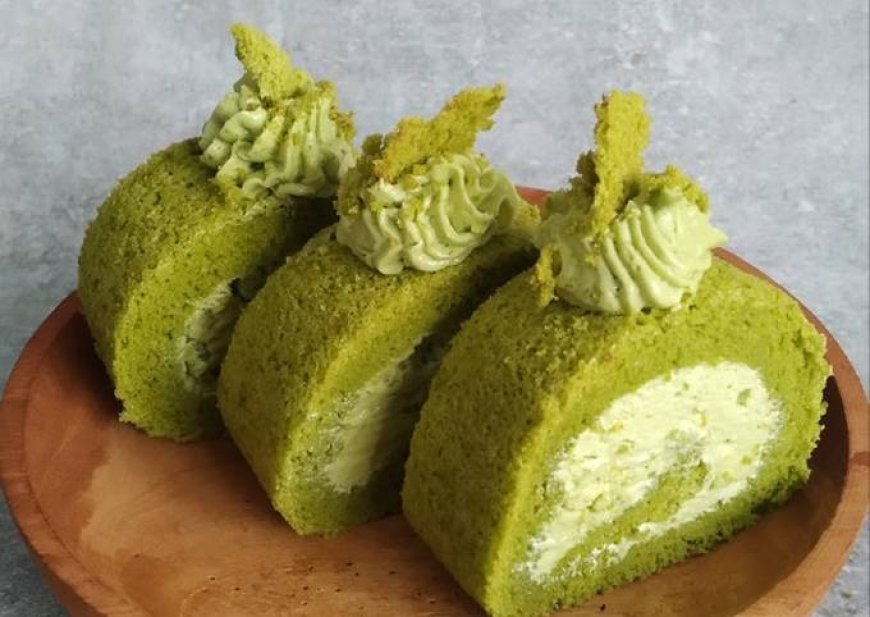 Bolu Gulung Tiramisu Matcha