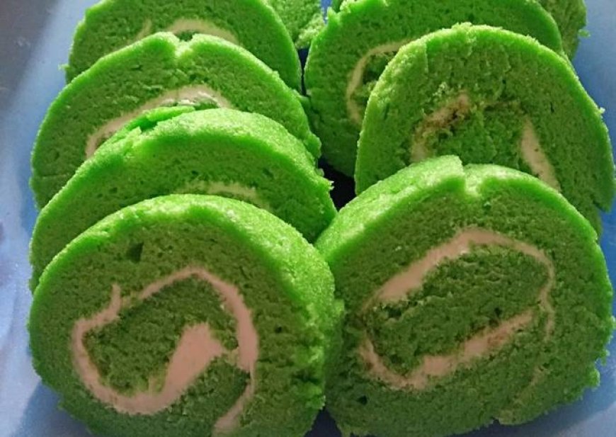 Bolu Gulung Coconut Pandan