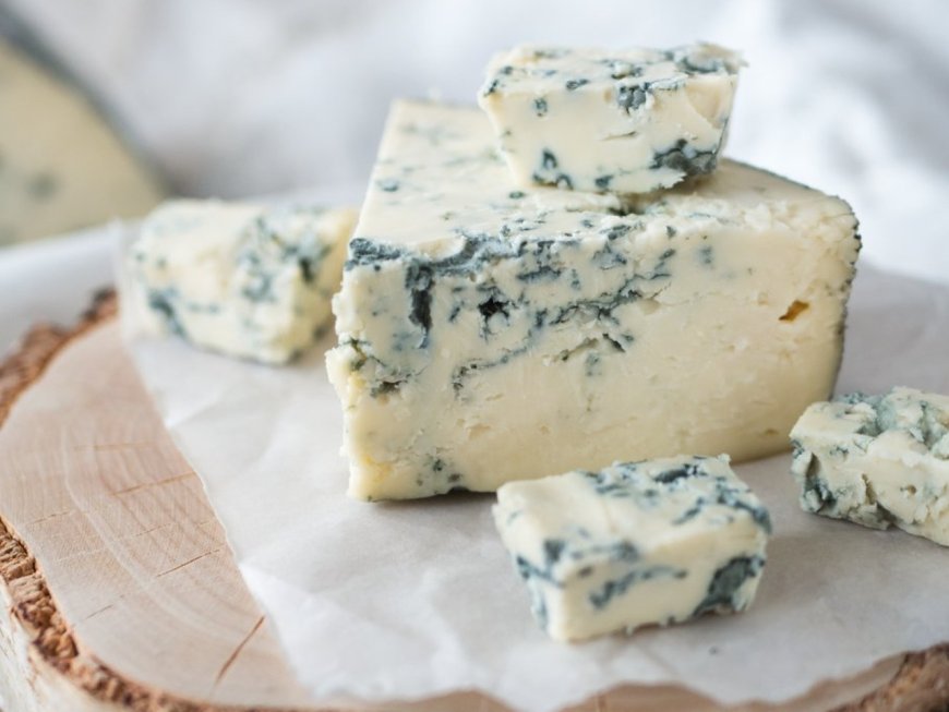 Bolu Keju Blue Cheese Rosemary