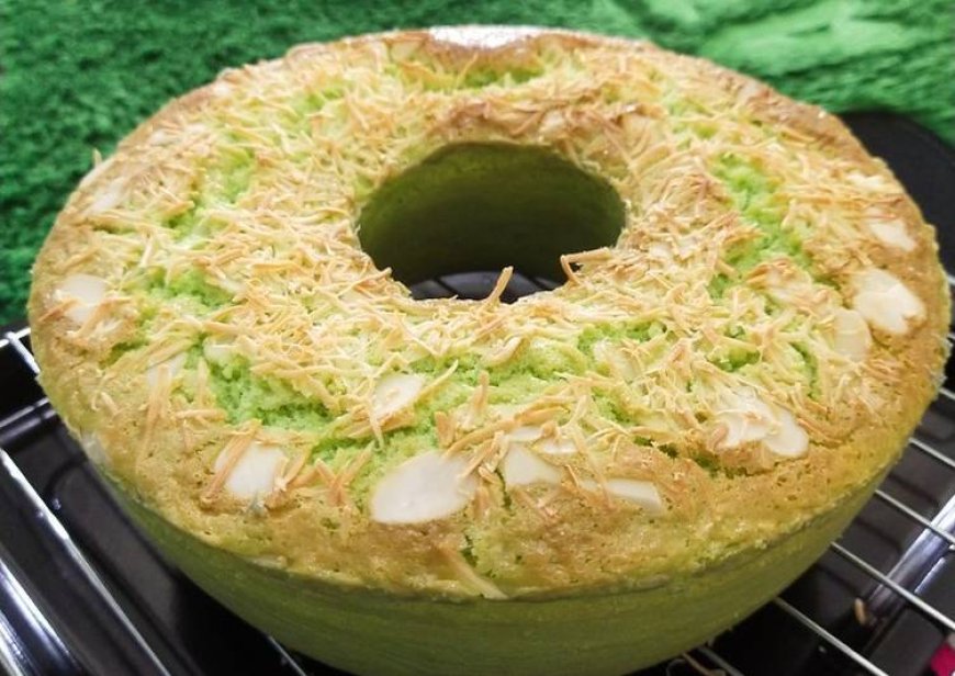 Bolu Almond Green Tea