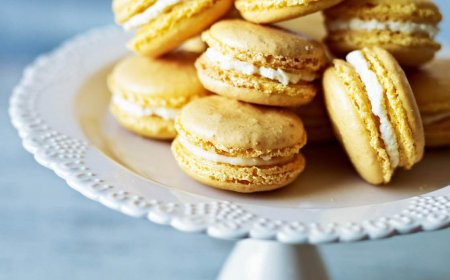 Macaron Pineapple Coconut