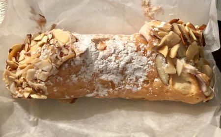 Cannoli Almond Amaretto