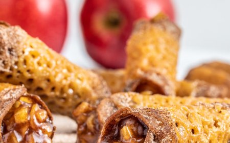 Cannoli Apple Cinnamon