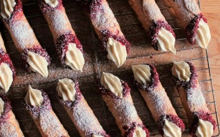 Cannoli Raspberry Lemonade