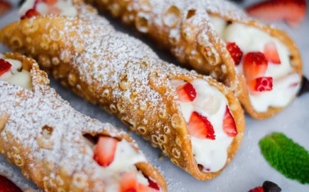 Cannoli Strawberry Basil