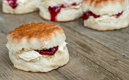 Scones Apel dan Kayu Manis