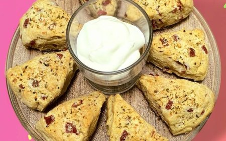 Scones Keju dan Daging Asap