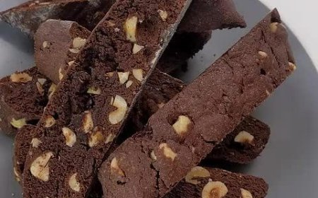 Biscotti cokelat hazelnut