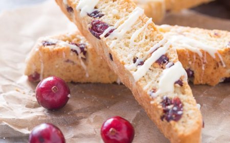 Biscotti cranberry dan white chocolate