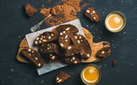 Biscotti kopi dan cokelat