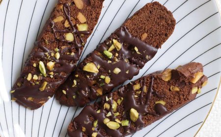 Biscotti gula merah dan kacang kenari