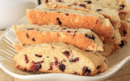 Biscotti almond dan ceri