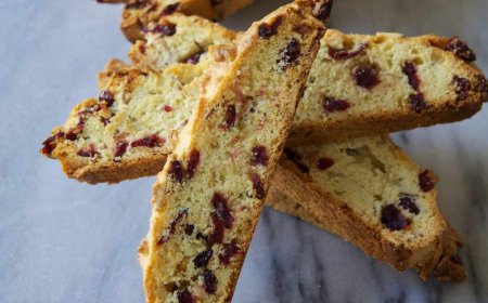 Biscotti almond dan cranberry