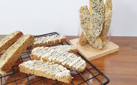 Biscotti almond dan black sesame seed