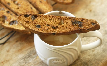 Biscotti almond dan blueberry kering